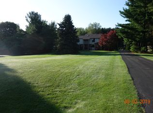 9315 Blueberry Hl, Howell, MI 48843