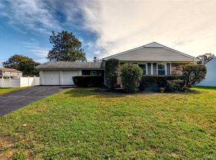 7 Tinder Lane, Lake Grove, NY 11755