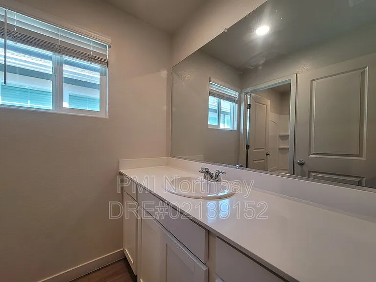109 Clownfish St — Photo 13