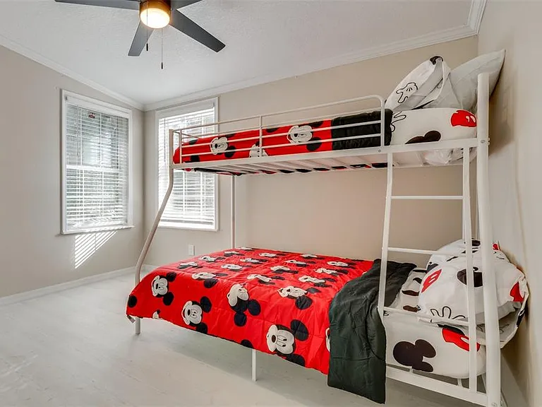 8123 Shelley Trl — Photo 16