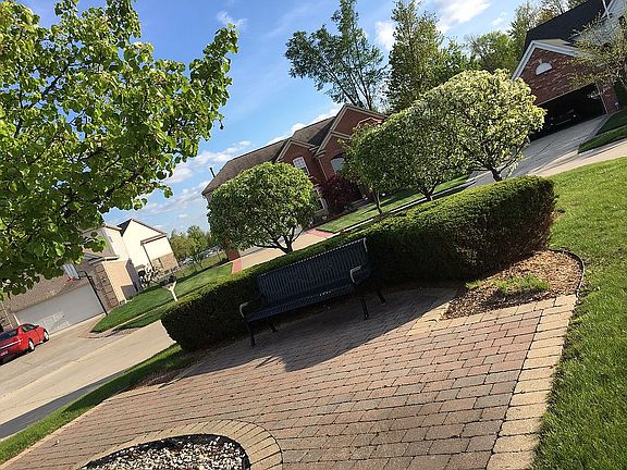 House is on Cul-de-sac 