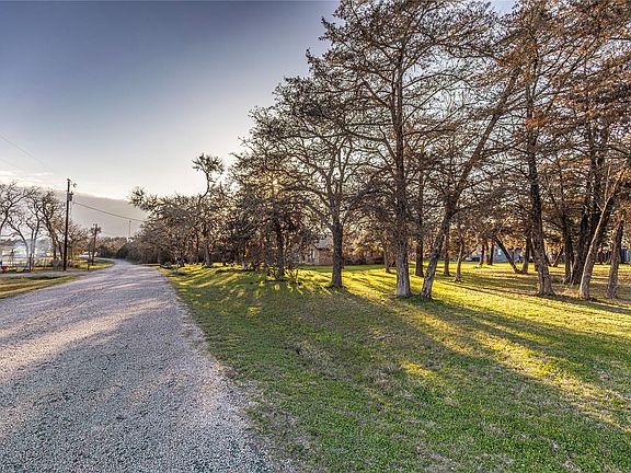 3rd image of 125 Forrest Ln