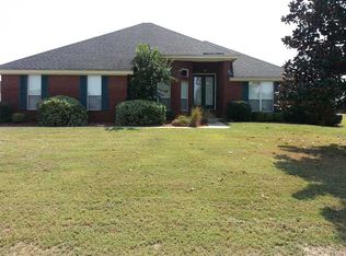 39 Cobblestone Way, Deatsville, AL 36022