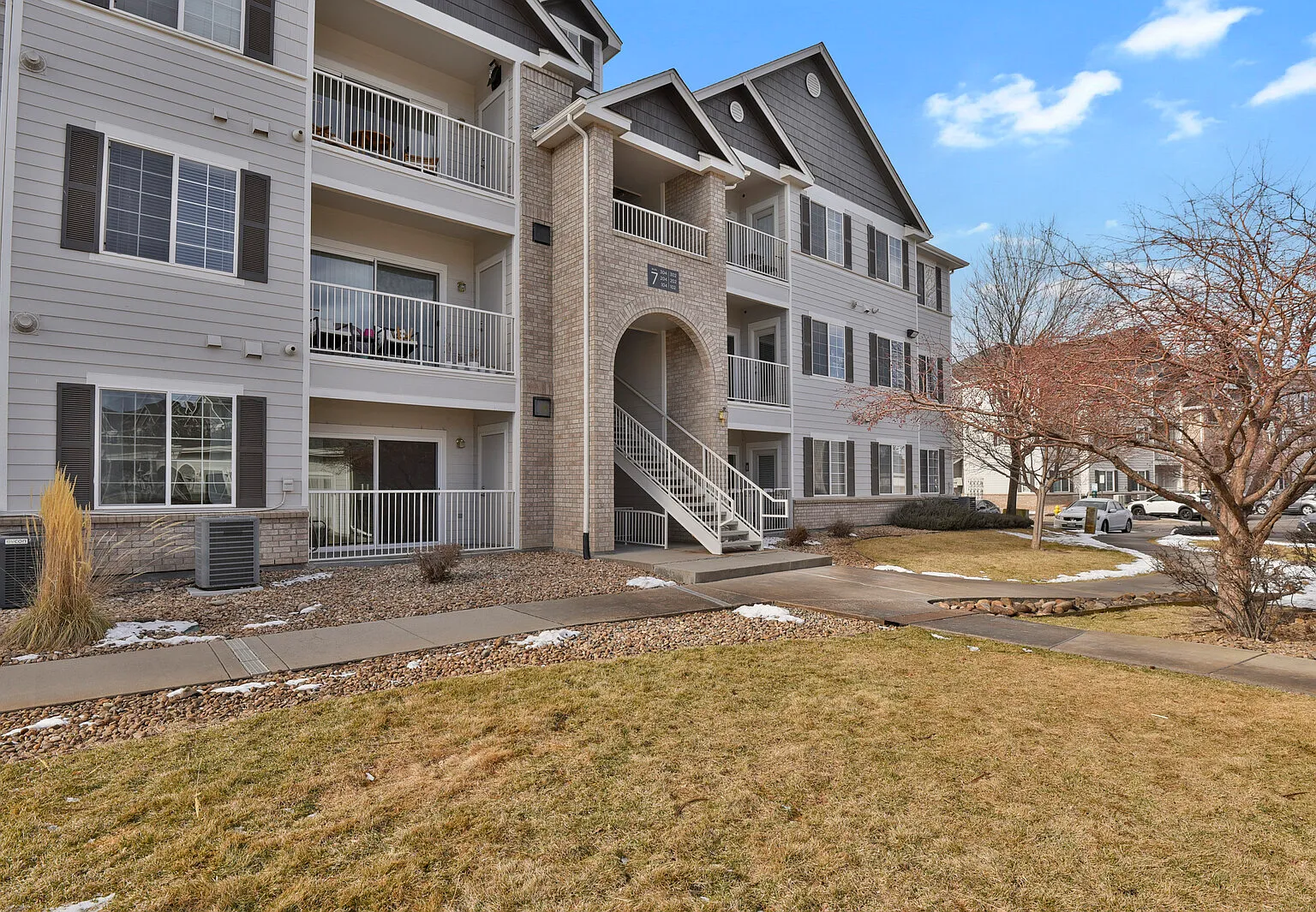 3 bed, 1291 sqft, $2,375 — Photo 1