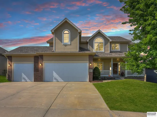 15434 Rosewood St, Omaha, NE 68138