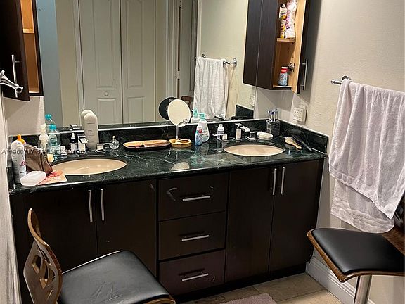 3rd image of 520 Brickell Key Dr APT A610
