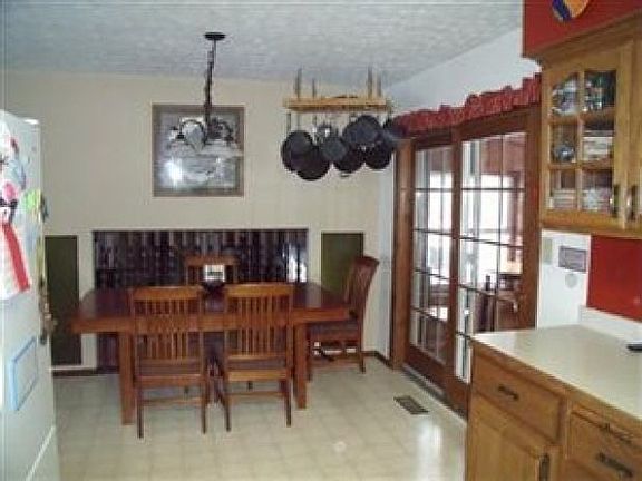 4th image of 847 Community Rd