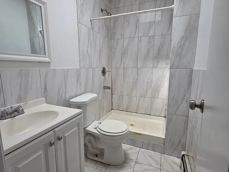18717 Linden Blvd #2R — Photo 1