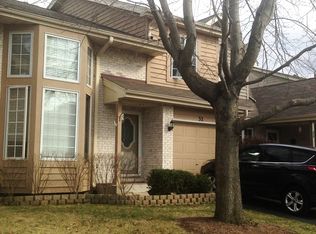 32 Townsend Cir, Naperville, IL 60565