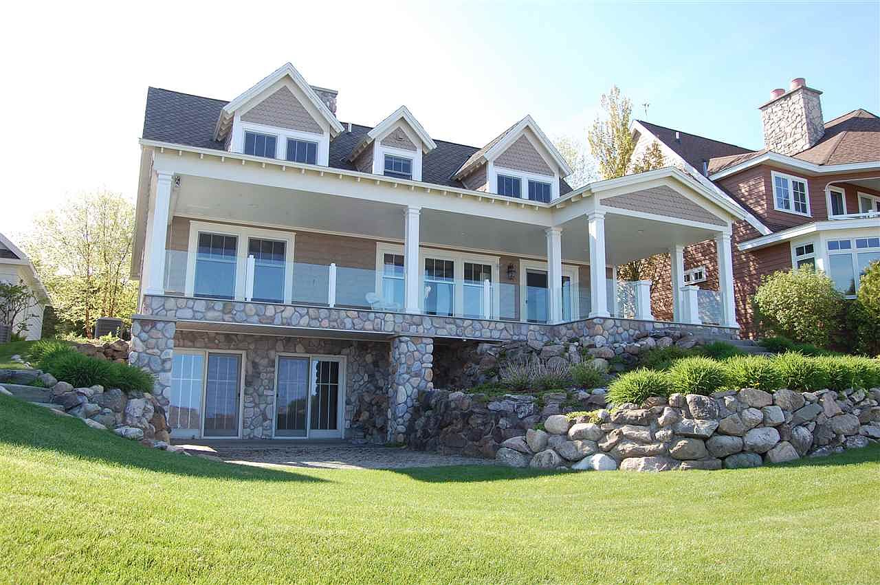 932 Bluffs Ct, Petoskey, MI 49770 Zillow