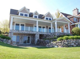 932 Bluffs Ct, Petoskey, MI 49770