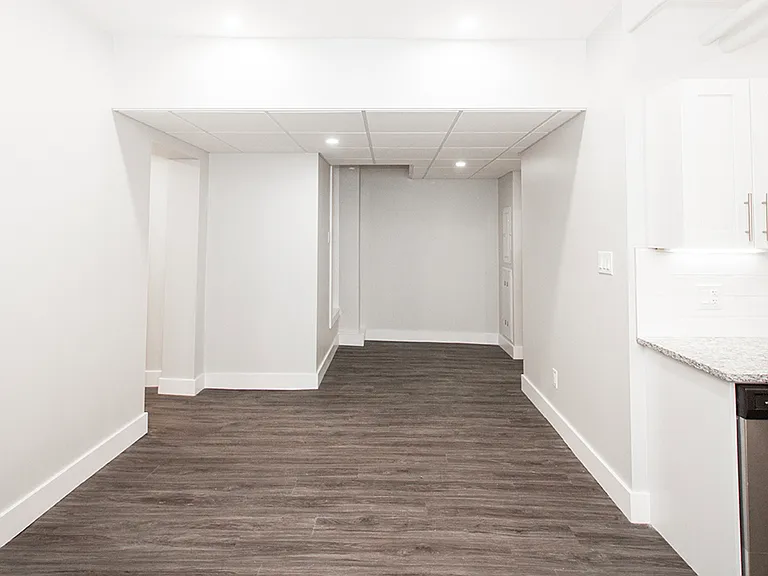 834 Grosvenor Ave #11 — Photo 7