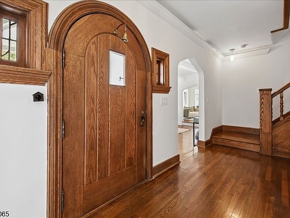 5th image of 27 Barnsdale Rd