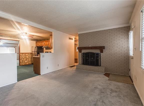 3rd image of 2401 Hillside Ln