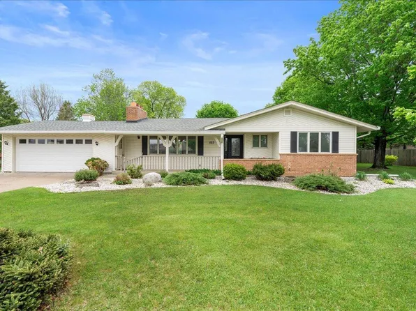 822 Dellwood St S, Cambridge, MN 55008