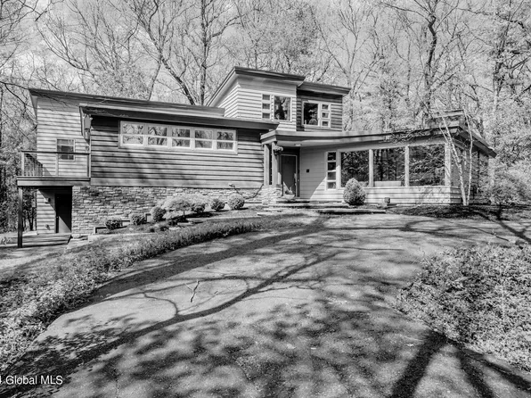 7 Hills Road, Albany, NY 12211