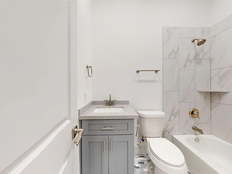 4305 Rogers St — Photo 4