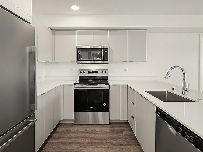 2 Bedroom - Kitchen image - 405