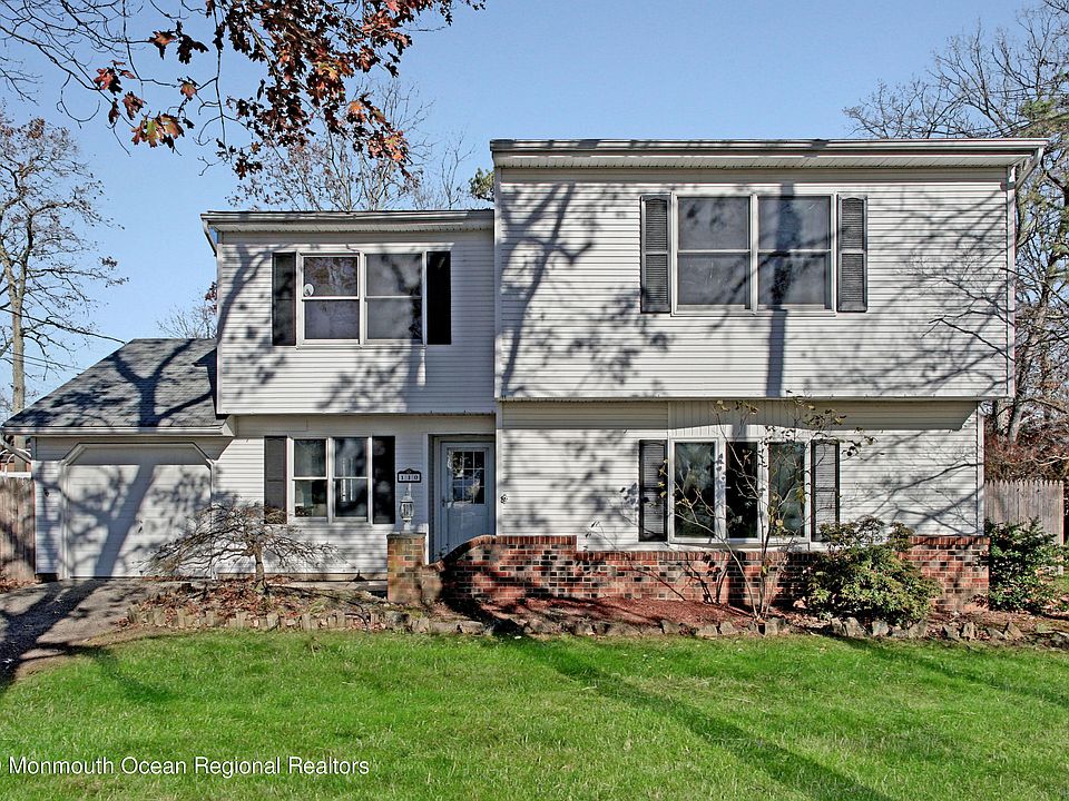 1st image of 110 Maine St