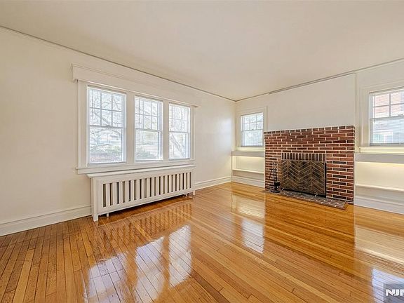 5th image of 351 Closter Dock Rd