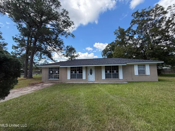 4337 Terrace Dr, Moss Point, MS 39563