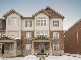 230 Avonsyde Blvd #11, Hamilton, ON L8B1T9