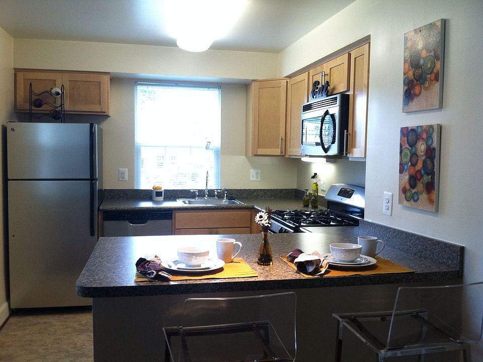 1st image of 2 E Cliff St APT 202