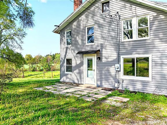 4th image of 127 Rose Rd
