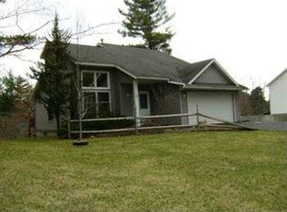 10 Walton Ct, Queensbury, NY 12804