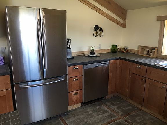 3rd image of 113 Poplar Ave