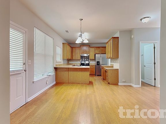 4th image of 46 Crescent Woode Way