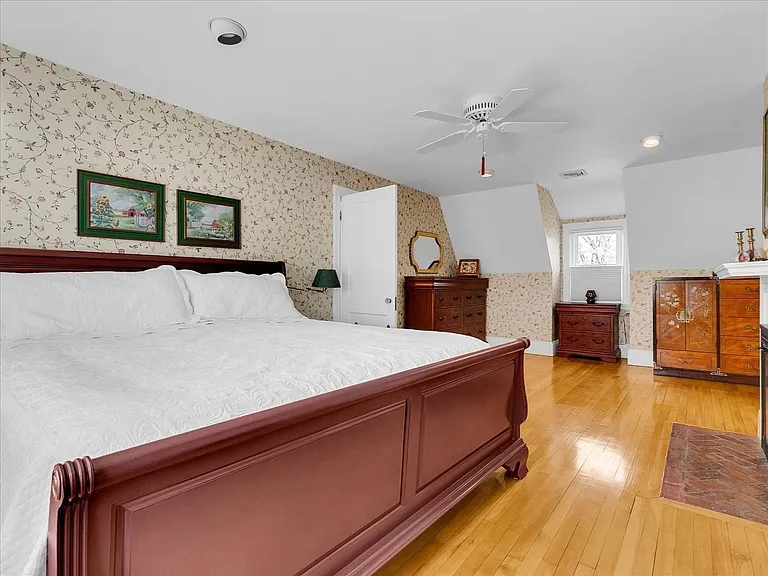 243 Upland Ave — Photo 22