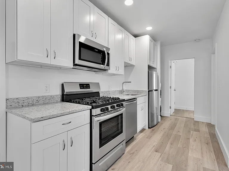 1353 Nicholson St NW #1 — Photo 3