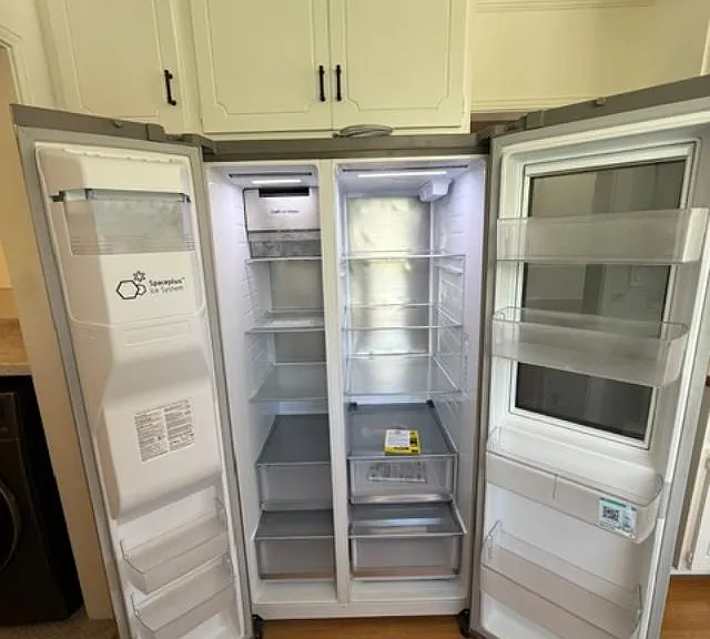 New refrigerator with two ice makers (one craft ice maker - sphere ice!)