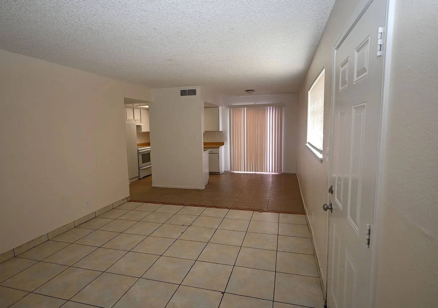 Downtown Las Vegas- Downstairs 2 Bedroom Apartment - 2301 Stewart Ave — Photo 4