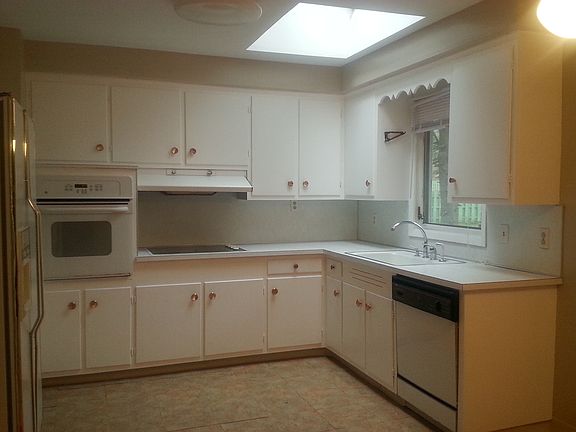 2nd image of 36465 Timberlane Dr