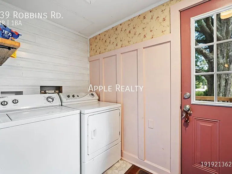 339 Robbins Rd — Photo 14