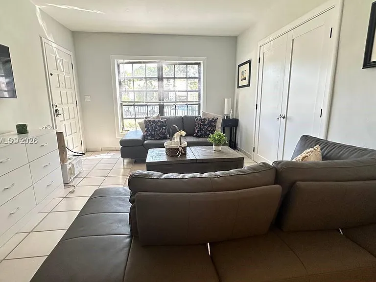 2475 SW 24th Ter — Photo 6