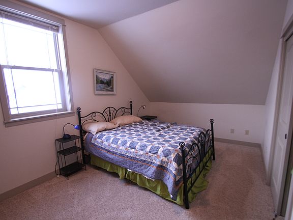 Guest Bedroom Upstairs