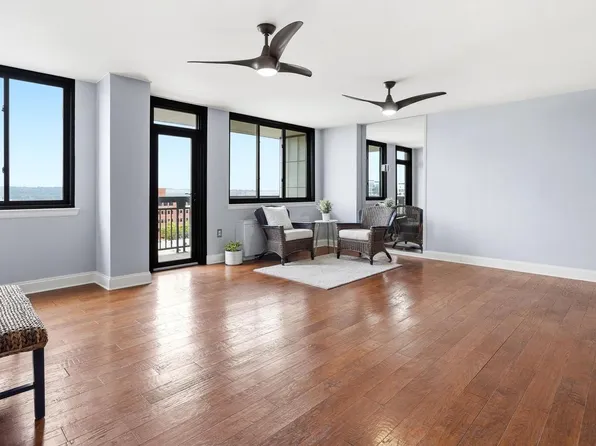 801 N Pitt St APT 803, Alexandria, VA 22314