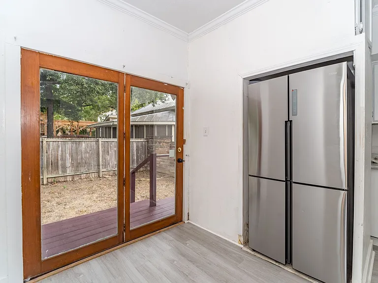 469 E Magnolia Ave — Photo 14