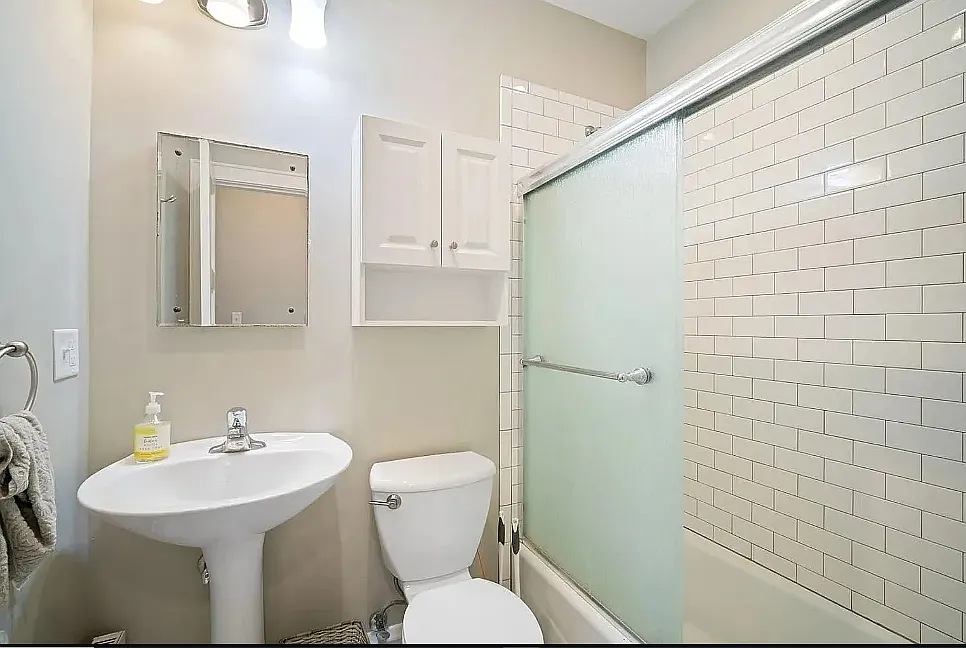 2 bed, 900 sqft, $850 — Photo 2