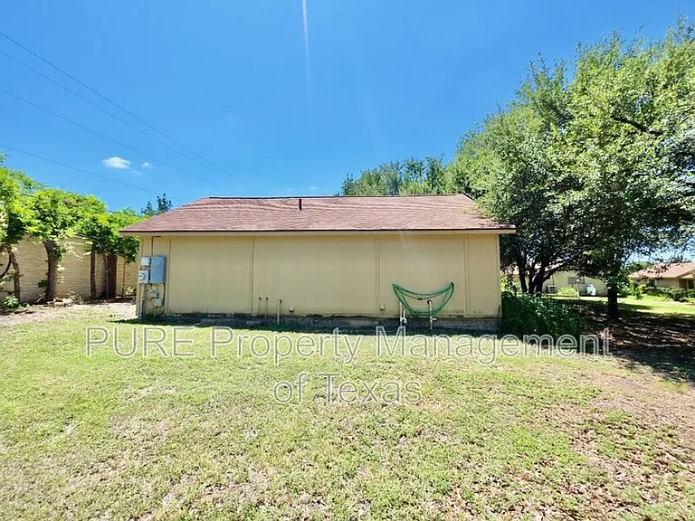 1623 Breezy Cv — Photo 18