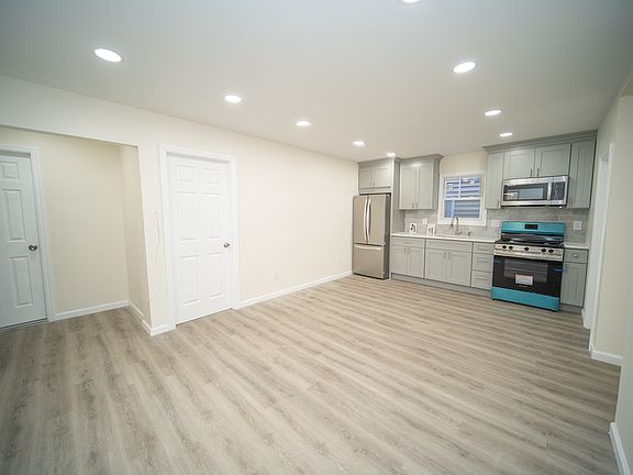 2nd image of 71 Beech St #1
