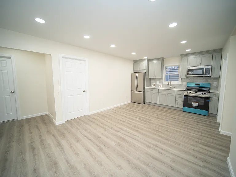 71 Beech St #1 — Photo 2