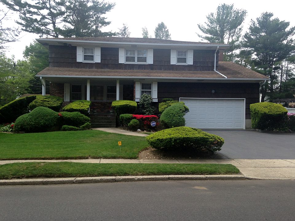1st image of 1 Colgate Ln