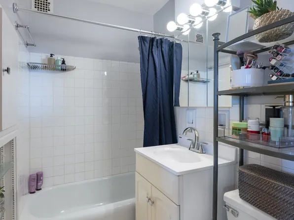 5900 Arlington Avenue image 5 of 13