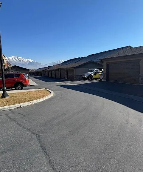 608 E Jordan Ridge Blvd — Photo 2