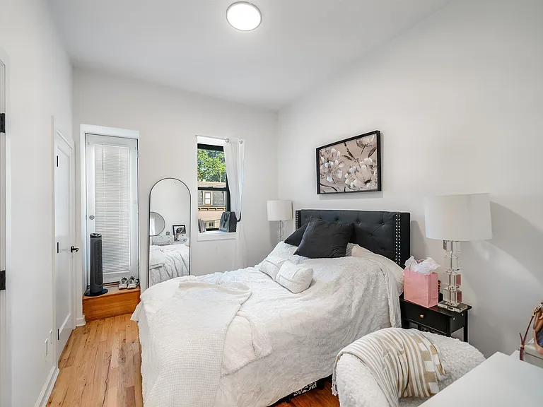 830 Hudson St #4 — Photo 10