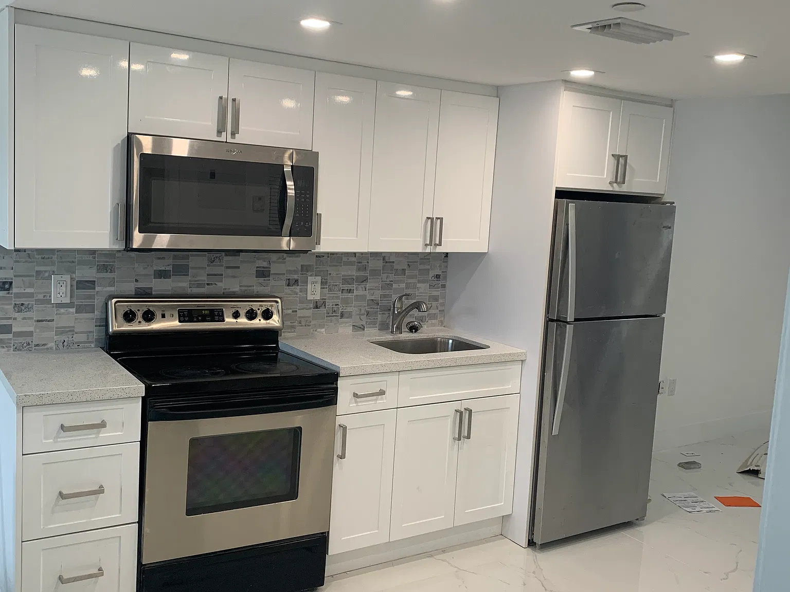 2 bed, 680 sqft, $2,200 — Photo 2